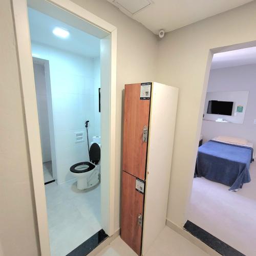 Ένα μπάνιο στο Maraca Hostel