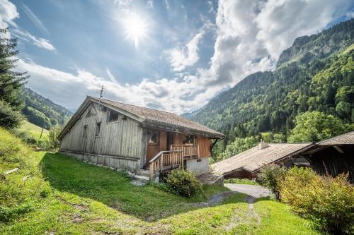 Le Soli 6 Bedroom Period Chalet 1798 Sleeps 12 Morzine