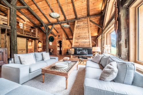 Le Soli 6 Bedroom Period Chalet 1798 Sleeps 12 Morzine