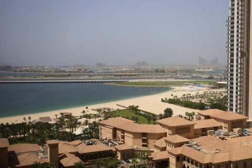 Cozy 2 Bedroom at JBR Beachfront With Pool And Gym