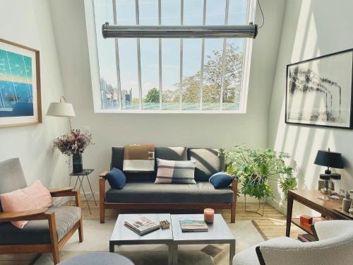 Atelier d'artiste, vue Tour Eiffel