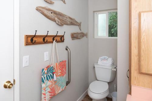 Ένα μπάνιο στο Funky and Fun Beach Getaway