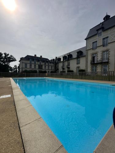 Appartement, château kergonano