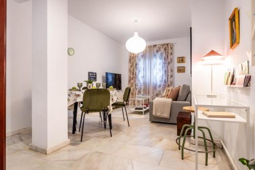 Piso con patio privado y parking Nervión Sevilla