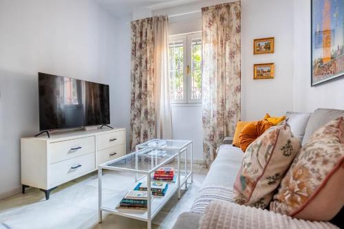 Piso con patio privado y parking Nervión Sevilla