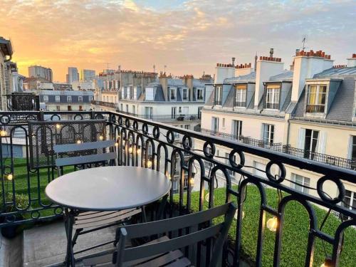 Appartement de charme, terrasse et vue Tour Eiffel