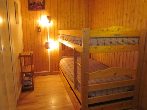 - une chambre avec 2 lits superposés dans une cabine dans l'établissement La PASTOURELLE, à Villard-de-Lans