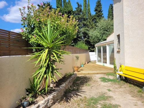 Photo de la galerie de l'établissement Chambre agréable dans une maison avec un grand lit, à Nîmes
