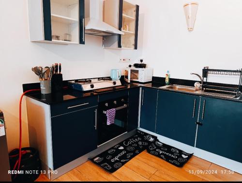 Kuchyň nebo kuchyňský kout v ubytování Zuri Diani Homes