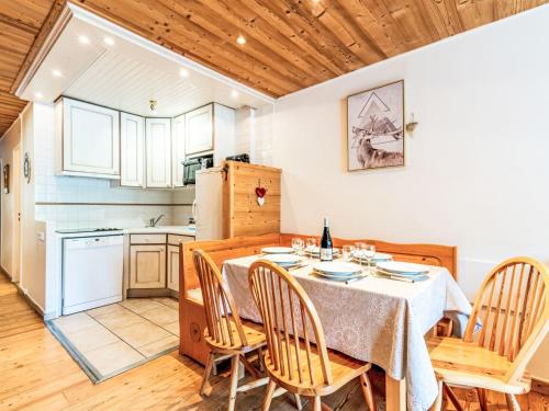 Apartment Les Hauts du Val Claret - Val Claret-26 by Interhome