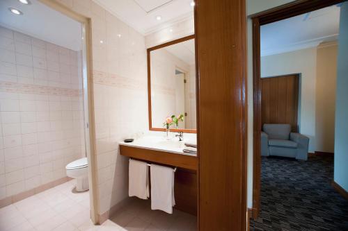 Koupelna v ubytování Hotel Naguilan