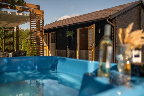 Kolam renang di atau dekat dengan Stodoła 57 - domek z jacuzzi