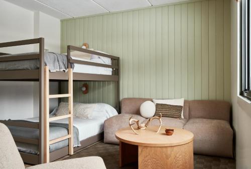 Katil atau katil-katil dalam bilik di Bluebird Lake Placid
