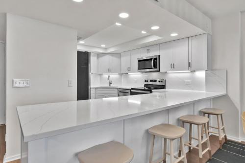 Kuchyň nebo kuchyňský kout v ubytování The Islander - 9B by Sea Scape Properties