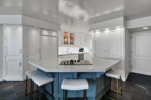 Kuchyň nebo kuchyňský kout v ubytování The Islander - 7C by Sea Scape Properties