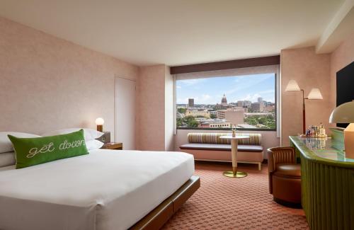 Downright Austin, A Renaissance Hotel Image