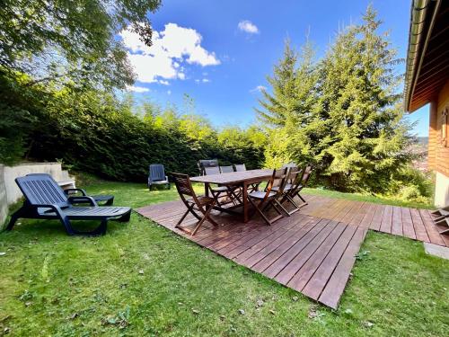 Photo de la galerie de l'établissement Chalet La Roche Gauthier - SPA, sauna & vue lac, à Gérardmer