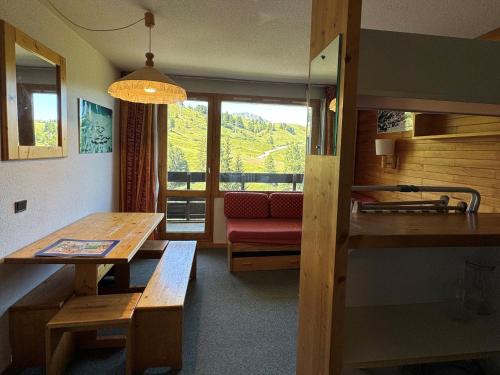 Appartement avec balcon et accès direct pistes, animaux admis