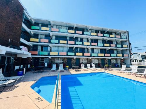 Πισίνα στο ή κοντά στο Skyview Manor Motel
