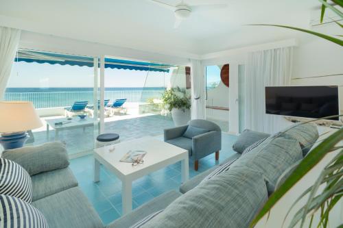 Luxury Sea Front Caleton 40