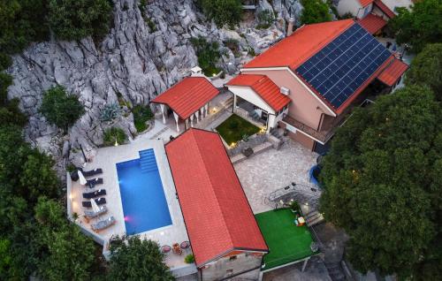 Budova, kde se prázdninový dům nachází