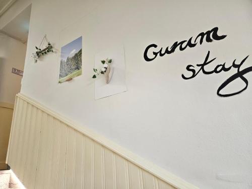 Certifikát, hodnocení, plakát nebo jiný dokument vystavený v ubytování Gurum Stay