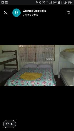 Katil atau katil-katil dalam bilik di Quarto Uberlandia