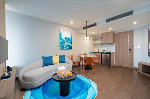 Una cocina o zona de cocina en Poseido Hotel Quảng Bình