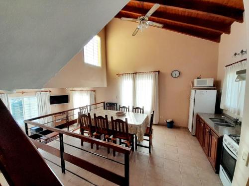 Kuchyň nebo kuchyňský kout v ubytování AlquileresVGB - La Amarella