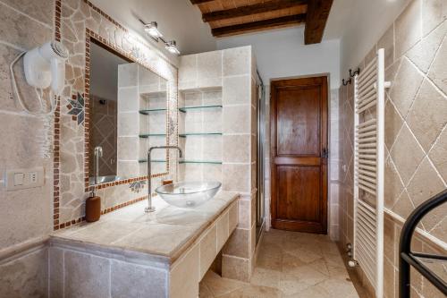 Et badeværelse på Agriturismo Poggio delle Conche