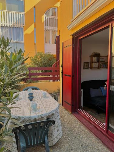 Photo de la galerie de l'établissement Agréable appartement en rez de chaussée 100m de la plage 4PCV11, au Barcarès