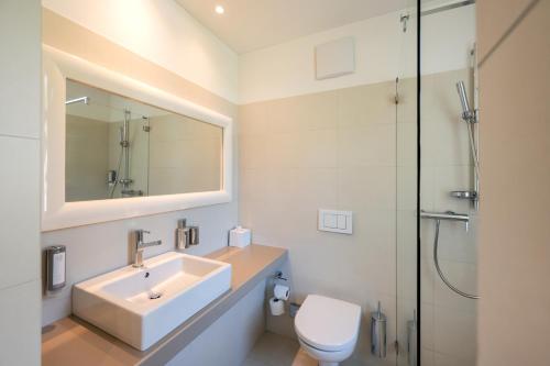 Koupelna v ubytování Hotel Edelweiss