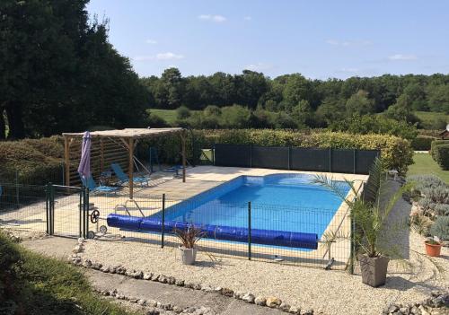 Πισίνα στο ή κοντά στο Gite Magic Couples only one level spacious Gite