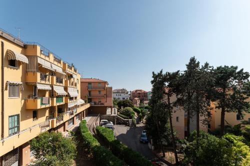 a view of a city street with buildings at Méditerranée - 200m dal Mare, Parcheggio Privato, Idromassaggio in Imperia