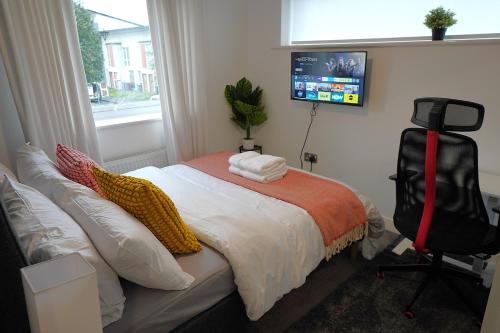 Luxury Rooms - Pick a Room - Free Parking & Kitchen Access, Near Etihad Stadium, The Coop Live & Piccadilly Station, Manchester photo 28