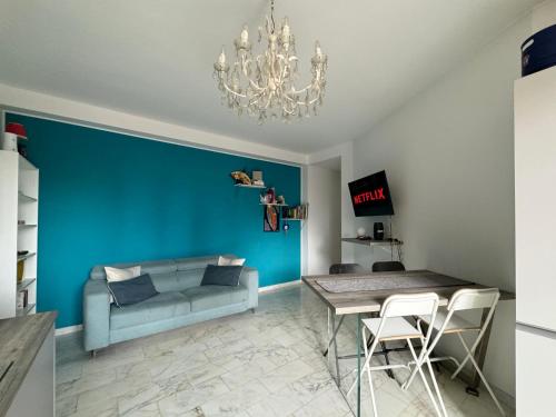 Lodi Nest - M3 Brenta Design flat with balcony - 10 min Duomo