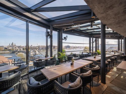 Hotel Clark Budapest - Adults Onlyにあるレストランまたは飲食店