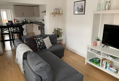 Posezení v ubytování 1 Bed Flat Sleeps 4 Free Parking Balcony