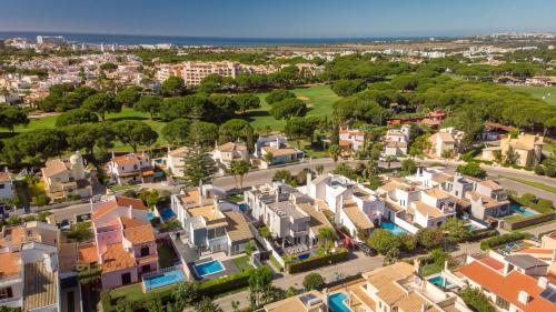 Villa Oriente - Greice Homes