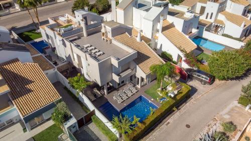 Villa Oriente - Greice Homes
