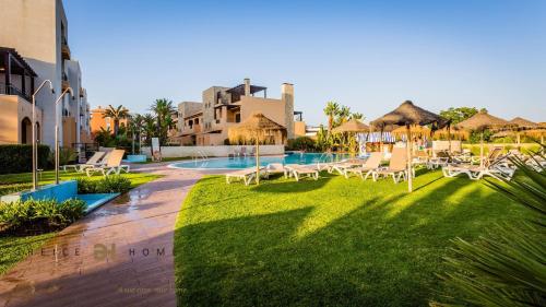 Greice Homes-Luxury 2 bed en-suite south facing & Golf view