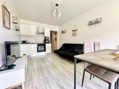 Le Péri T2 entièrement rénové avec balcon