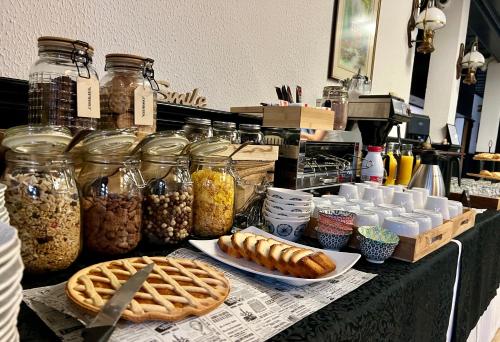 ゲストハウスの敷地内または近くでの食事または食べ物
