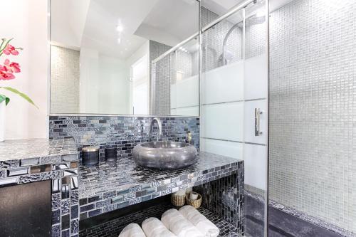 Duplex à deux pas des Champs Elysée