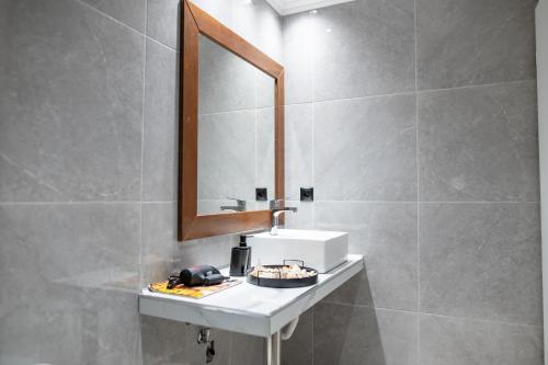 Koupelna v ubytování Holiday Homes 1 & 2 - Cozy Urban Apartments in the Heart of Kos