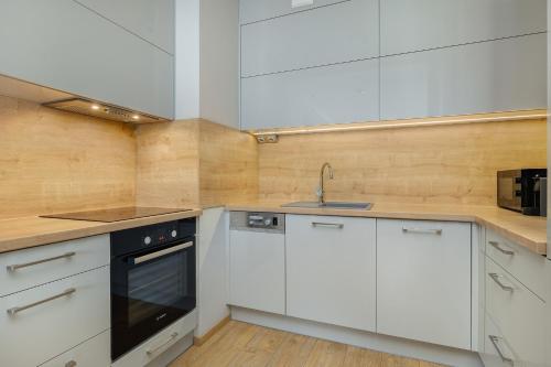 Foto Park Apartamenty Mariacka Szczecin z Parkingiem by Noclegi Renters 6
