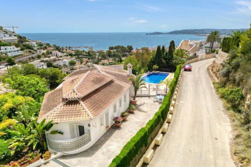 Exclusive Villa With Panoramic Sea Views