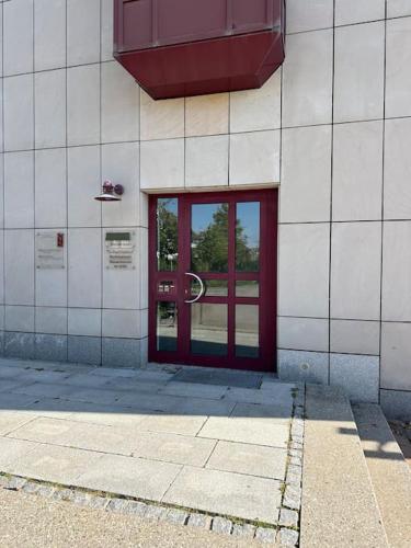 Η πρόσοψη ή η είσοδος του Einzimmerwohnung mit Tiefgarage Stein bei Nürnberg