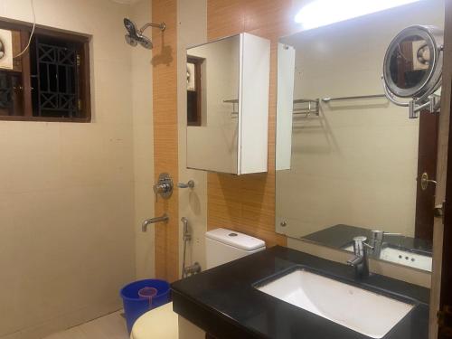 Koupelna v ubytování "Radhas" 4BR Villa in Gated Spring Field Community, Kannur