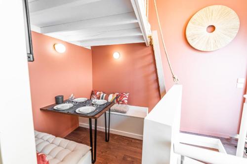 Photo de la galerie de l'établissement Downtown apartment, à Bordeaux